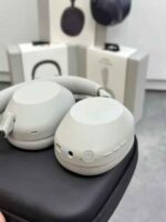 Sony WH-1000XM6 Headphones Noise Cancelling High Resolution Sound Soft Fit Foldable Design 30 Hours Battery Support iOS Android - Image 2